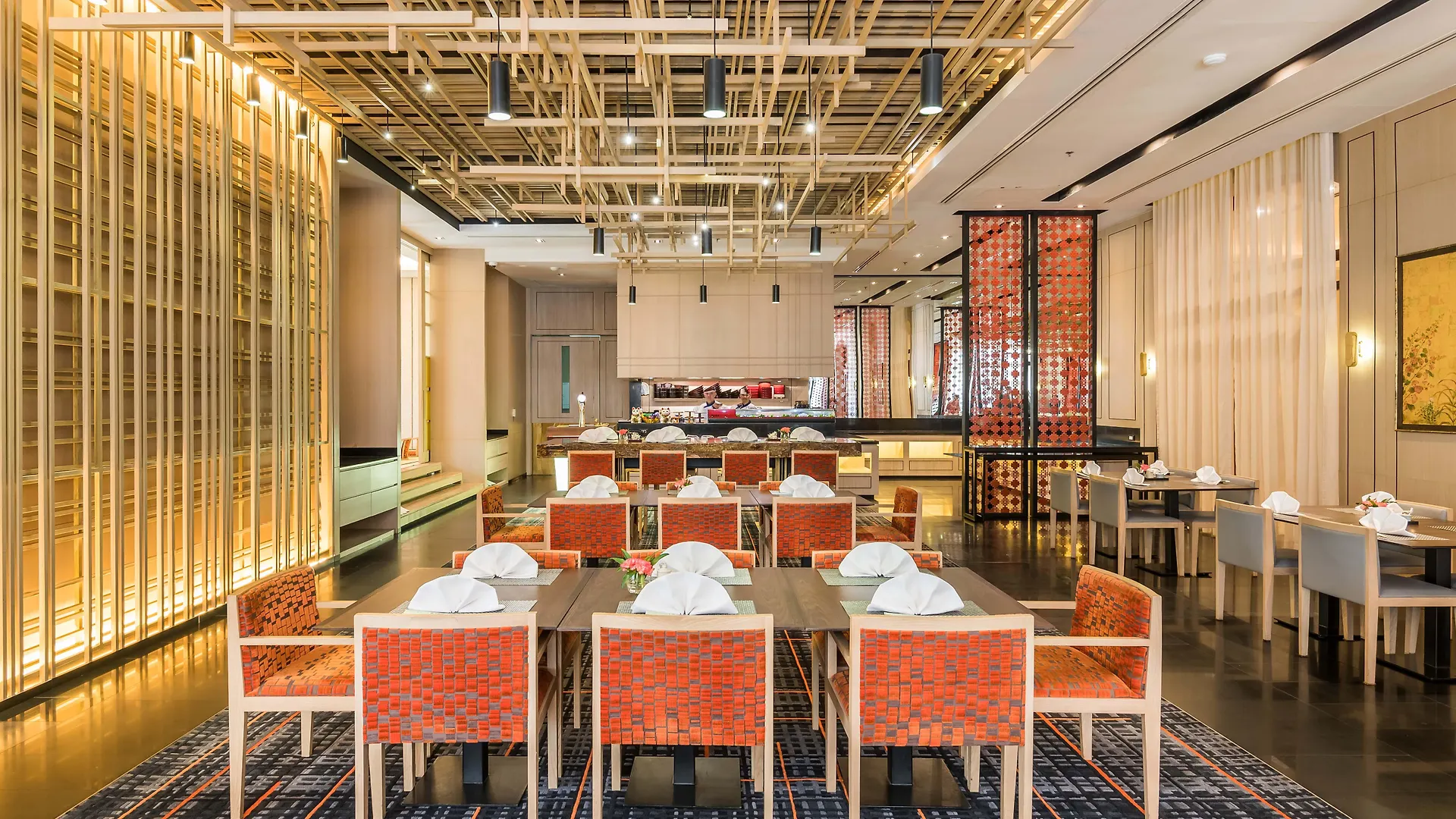 Chatrium Hotel Royal Lake Rangoon