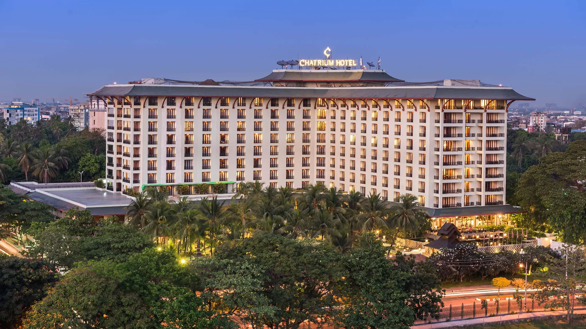 Chatrium Hotel Royal Lake Rangoon 5*,  Myanmar