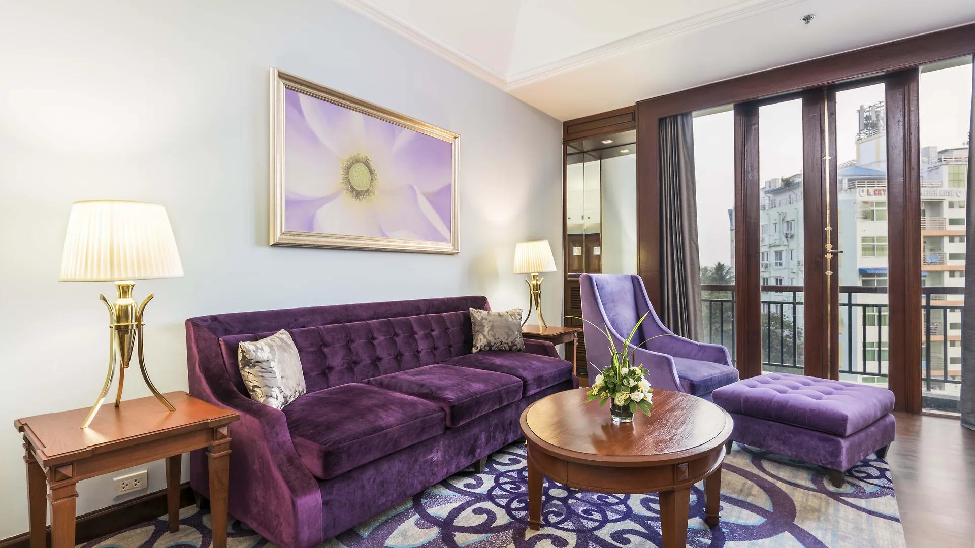 Chatrium Hotel Royal Lake Yangon