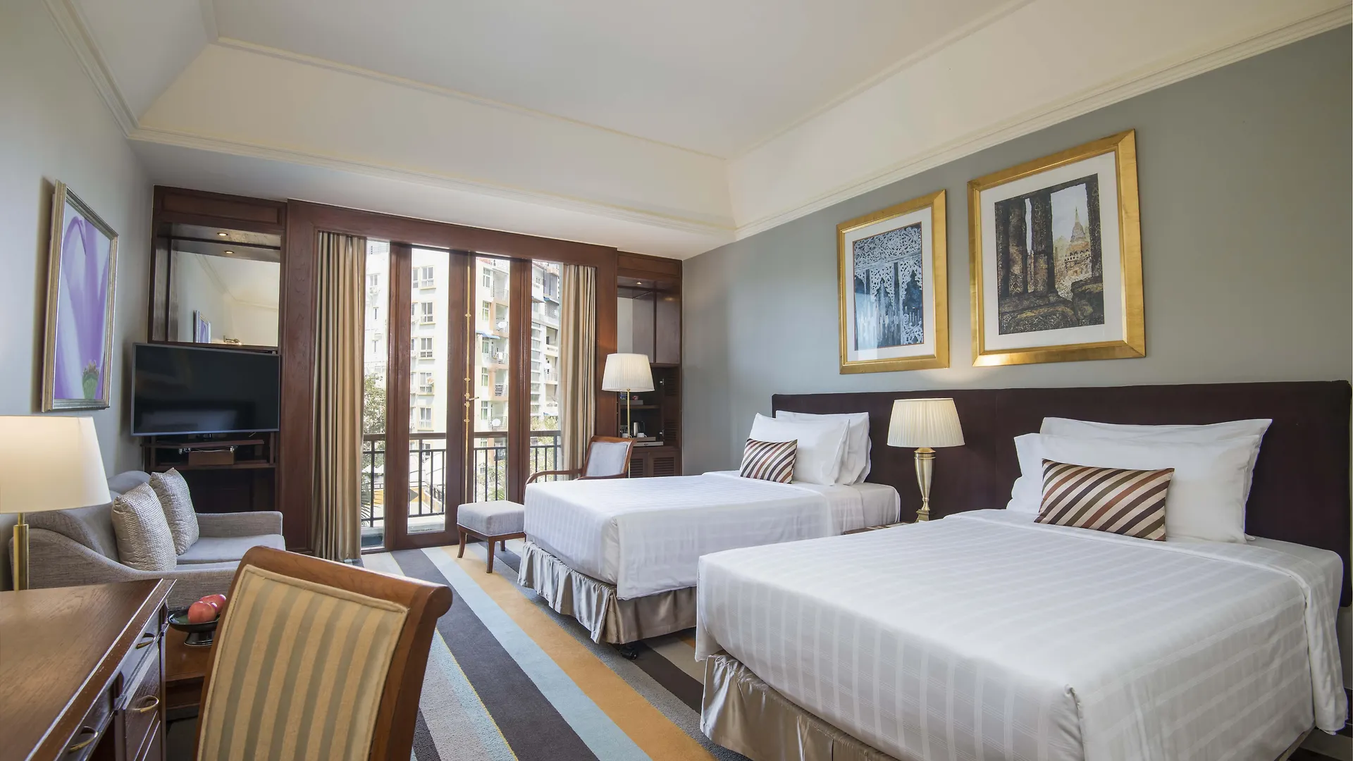 Chatrium Hotel Royal Lake Yangon