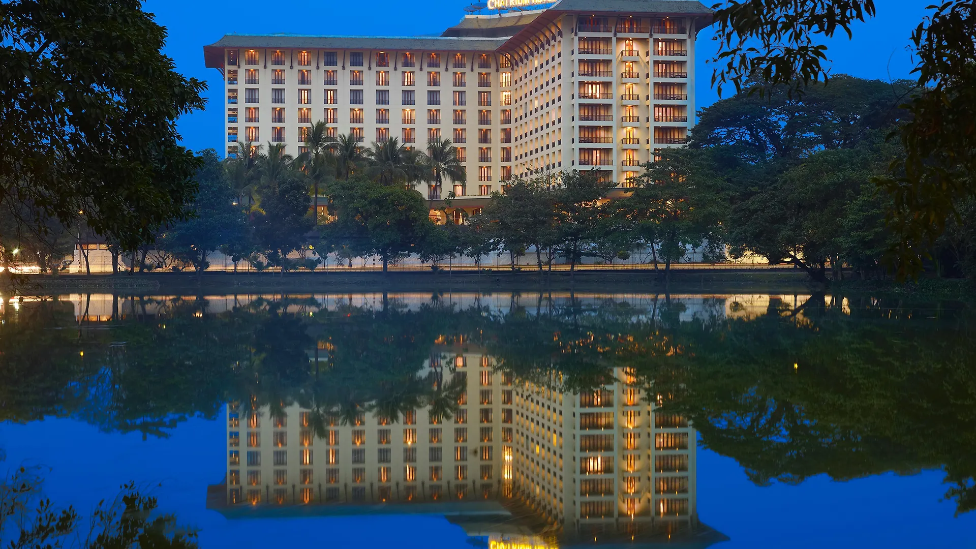 Chatrium Hotel Royal Lake Yangon