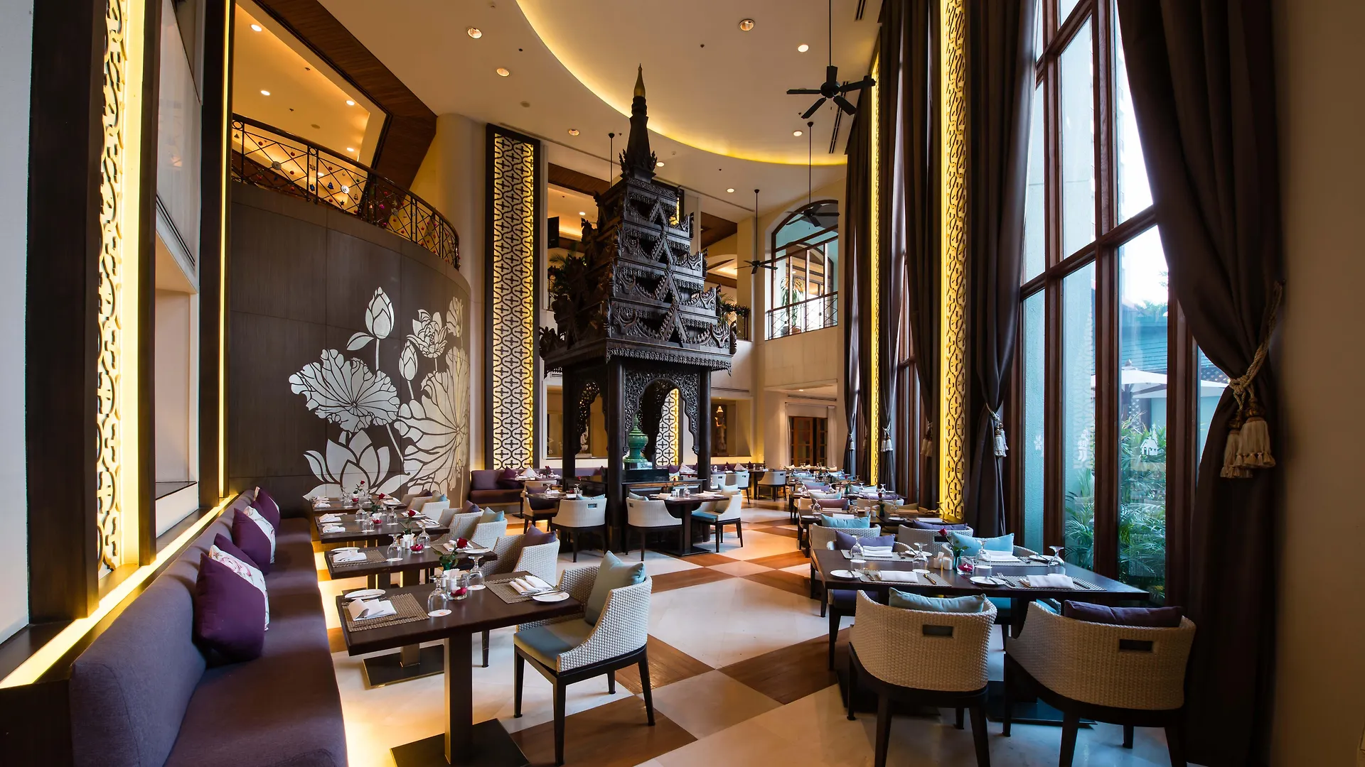 Chatrium Hotel Royal Lake Yangon