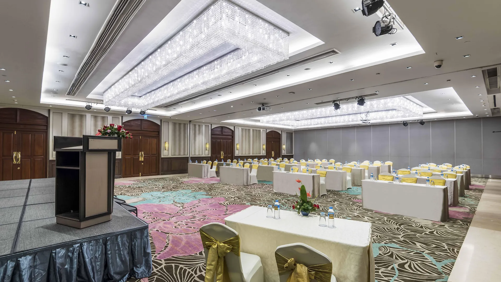 Chatrium Hotel Royal Lake Yangon